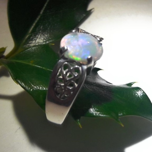 WOMENS OPAL RING - Picture 2 of 3